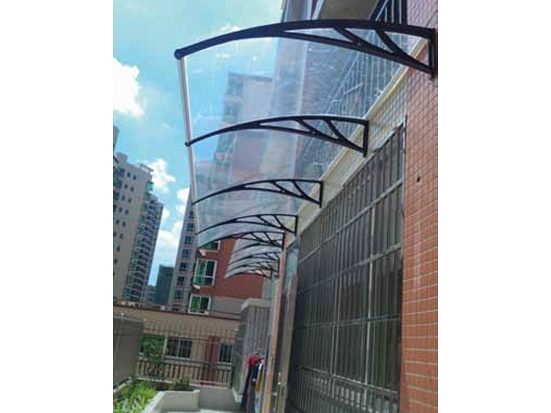 Alero transparente de policarbonato